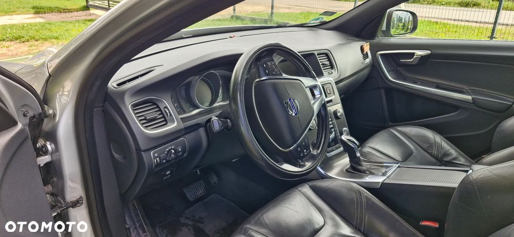 Volvo S60 D4 Geartronic RDesign - 12