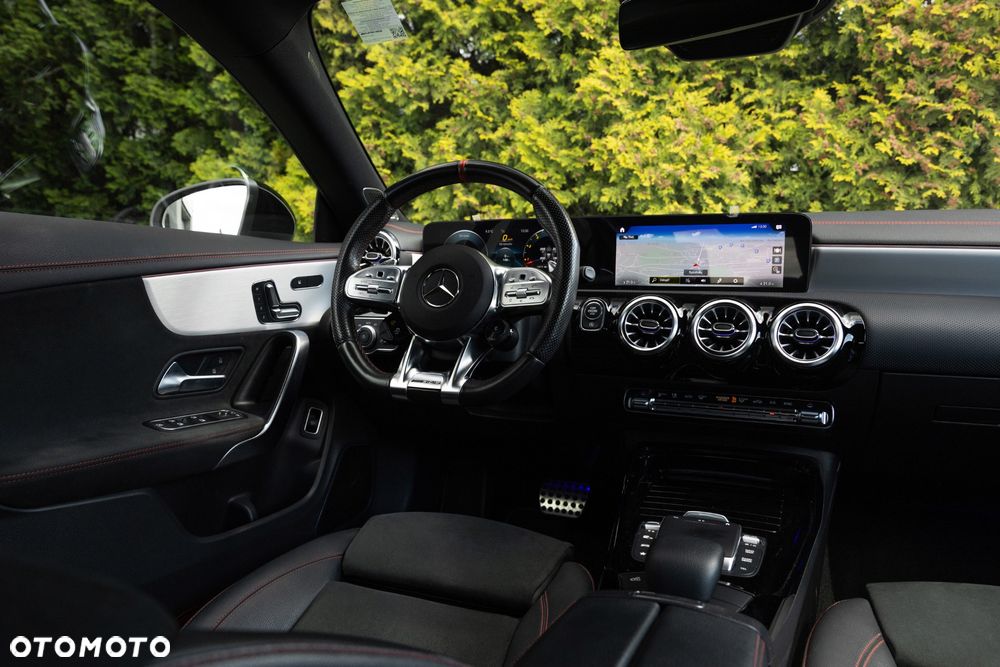 Mercedes-Benz CLA AMG 35 4-Matic 7G-DCT - 24