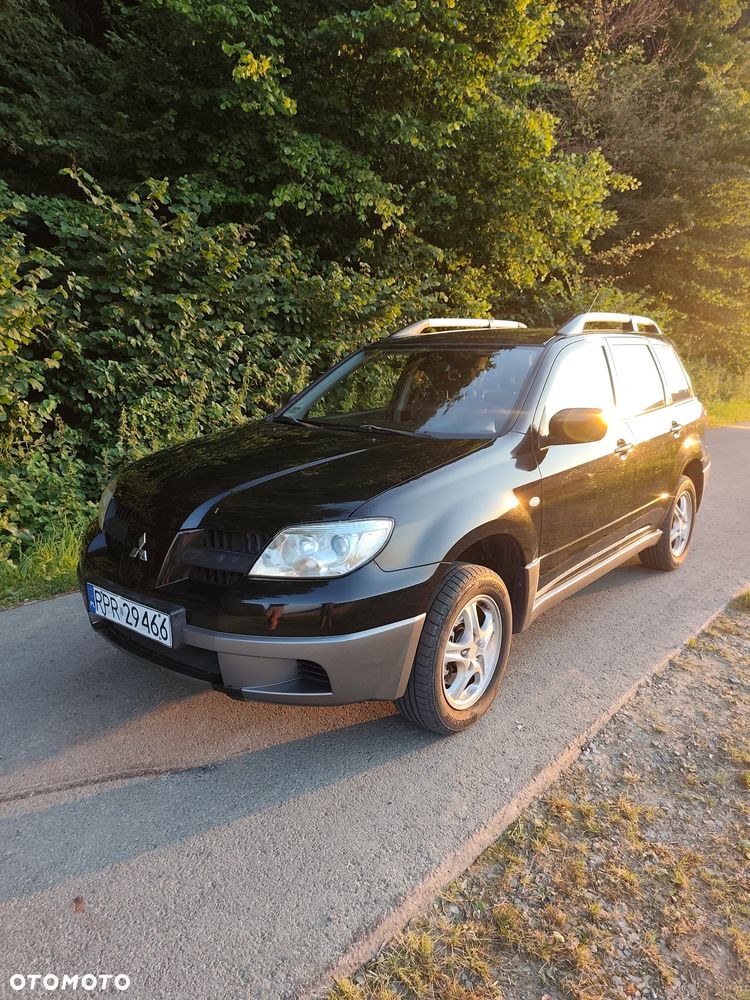 Mitsubishi Outlander 2.0 2WD Invite - 40