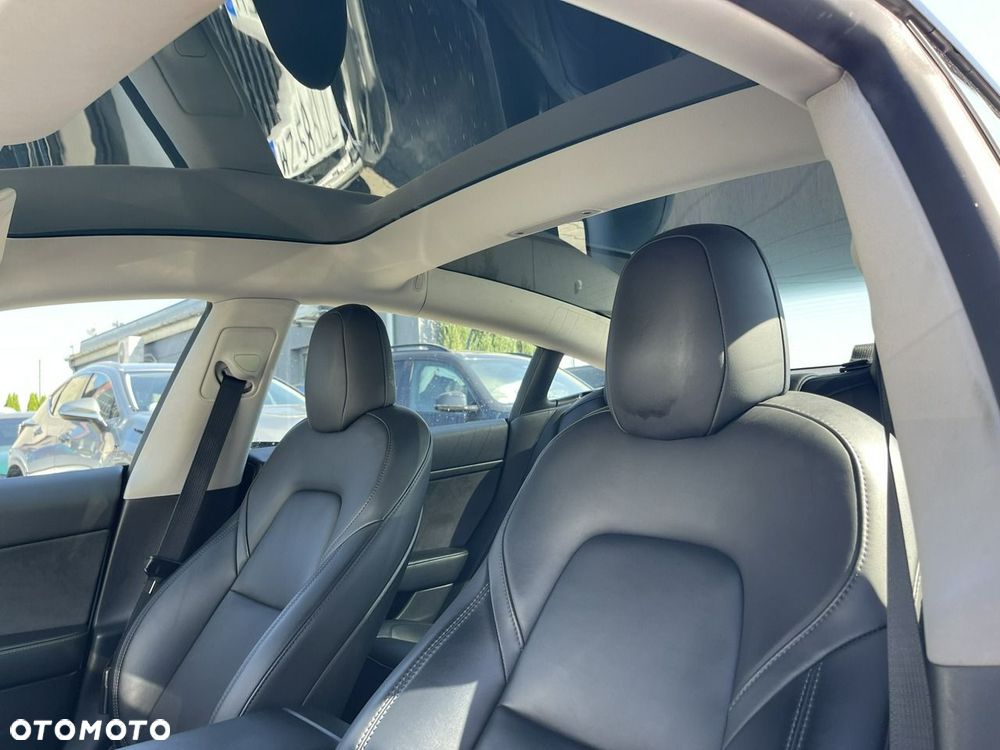 Tesla Model 3 - 13