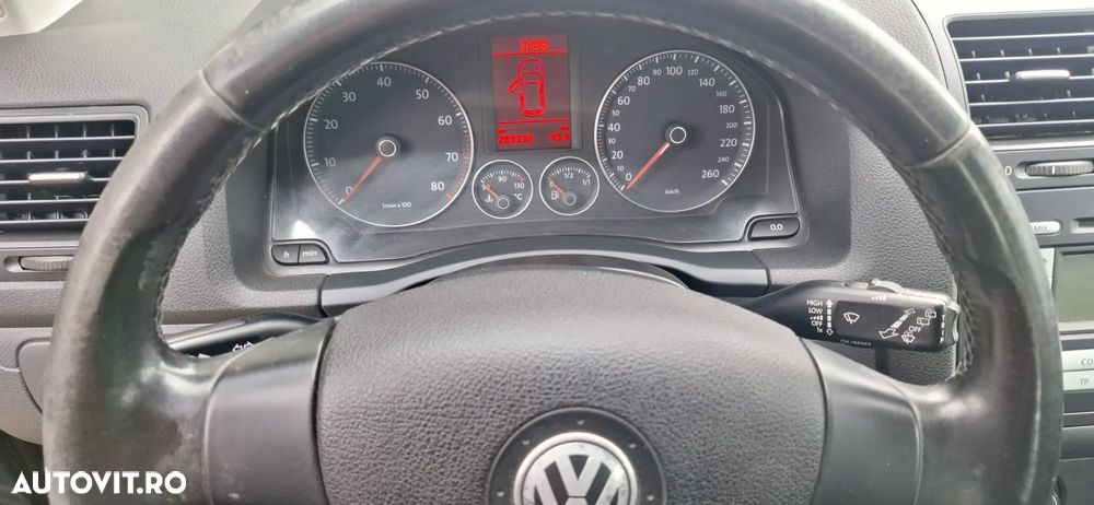 Volkswagen Golf - 6