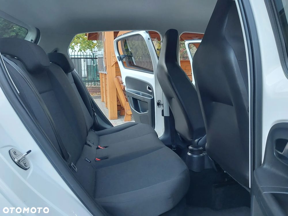 Volkswagen up! black - 31
