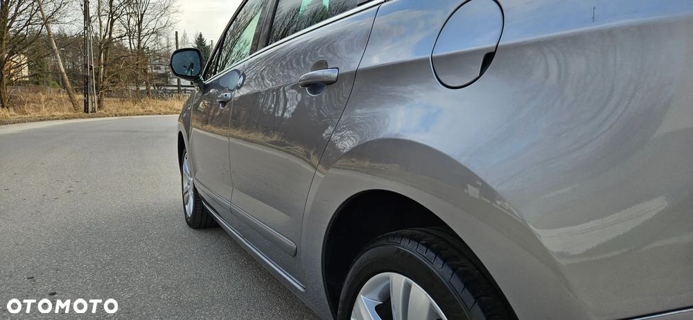 Peugeot 5008 - 11