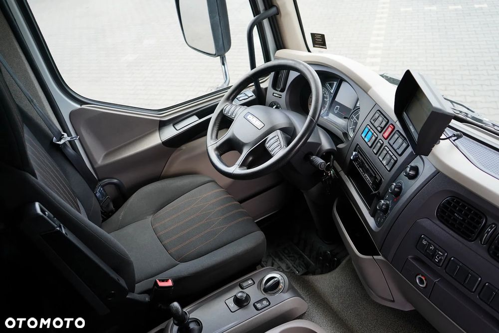 DAF / LF / 260 / EURO 6 / ACC / IZOTERMA + WINDA / 18 PALET / ŁAD. 7 700 KG - 13