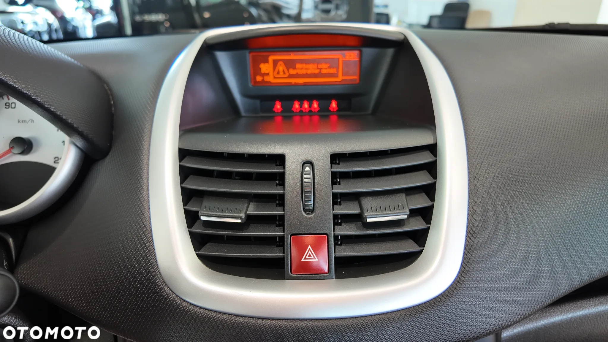 Peugeot 207 1.4 Trendy - 25