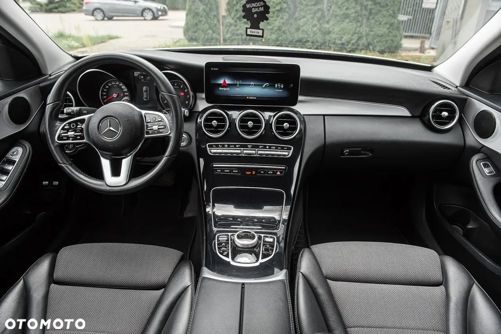 Mercedes-Benz Klasa C 300 e 4Matic 9G-TRONIC Edition Avantgarde - 31