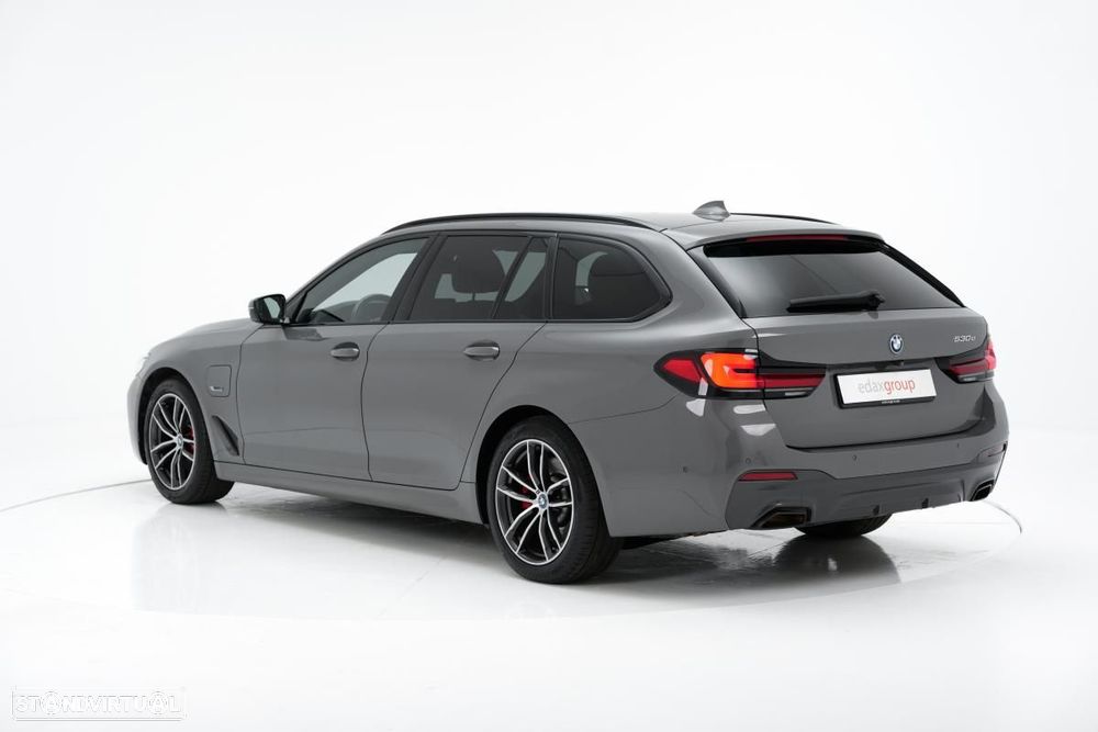 BMW 530 e Pack Desportivo M - 4