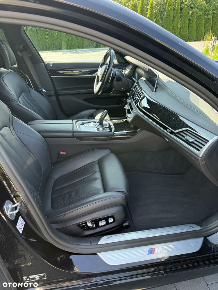 BMW Seria 7 730d xDrive mHEV sport - 34