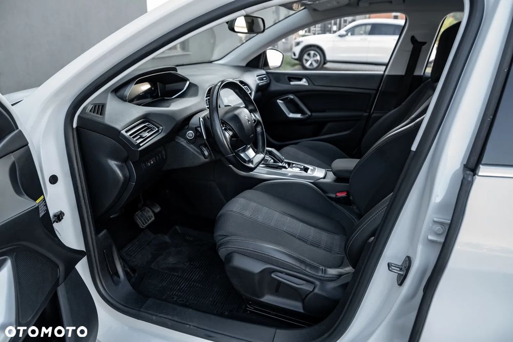 Peugeot 308 PureTech 130 GPF EAT8 Stop & Start Allure - 17