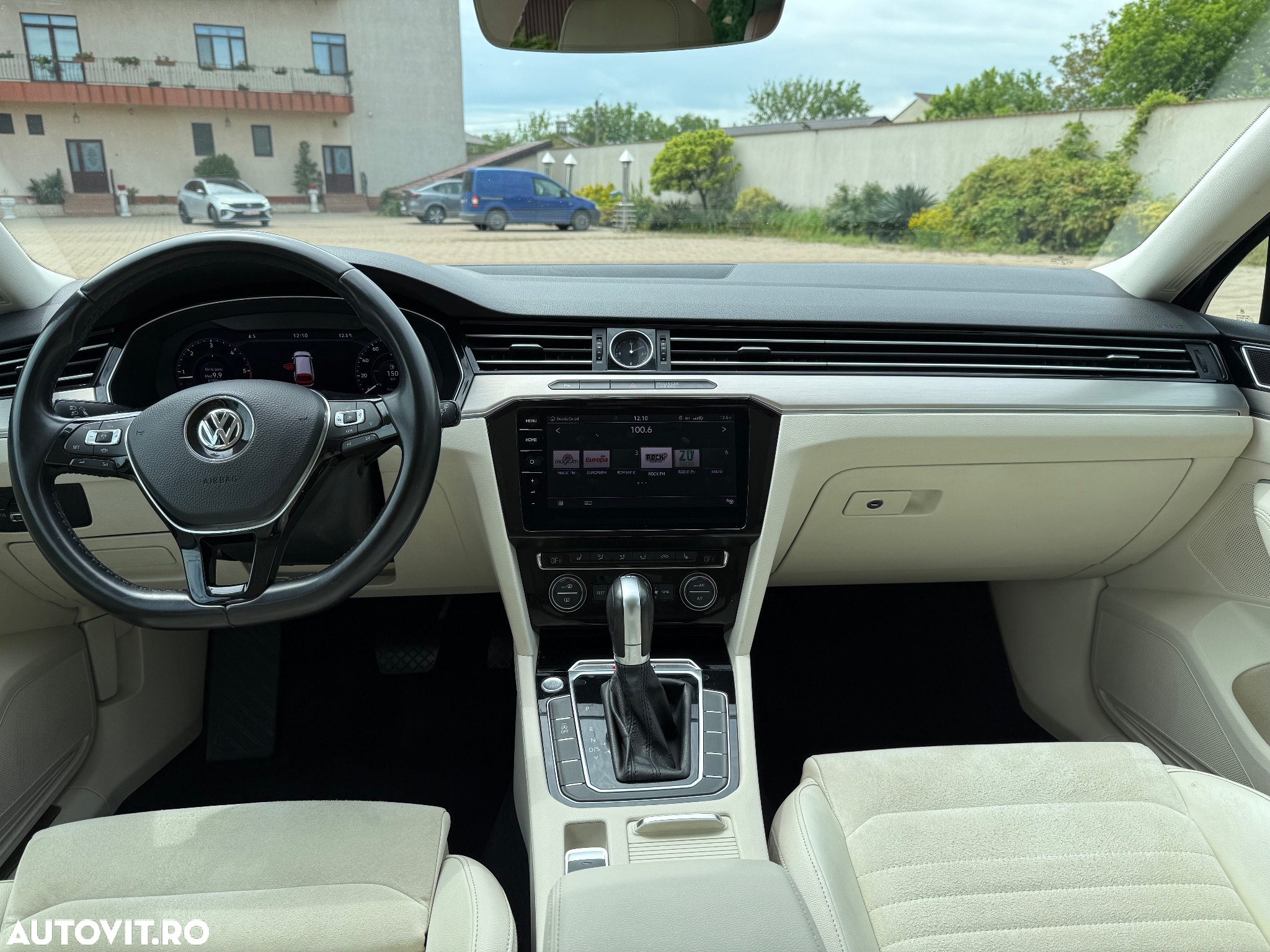 Volkswagen Passat Variant 2.0 TDI DSG 4Motion Highline - 13