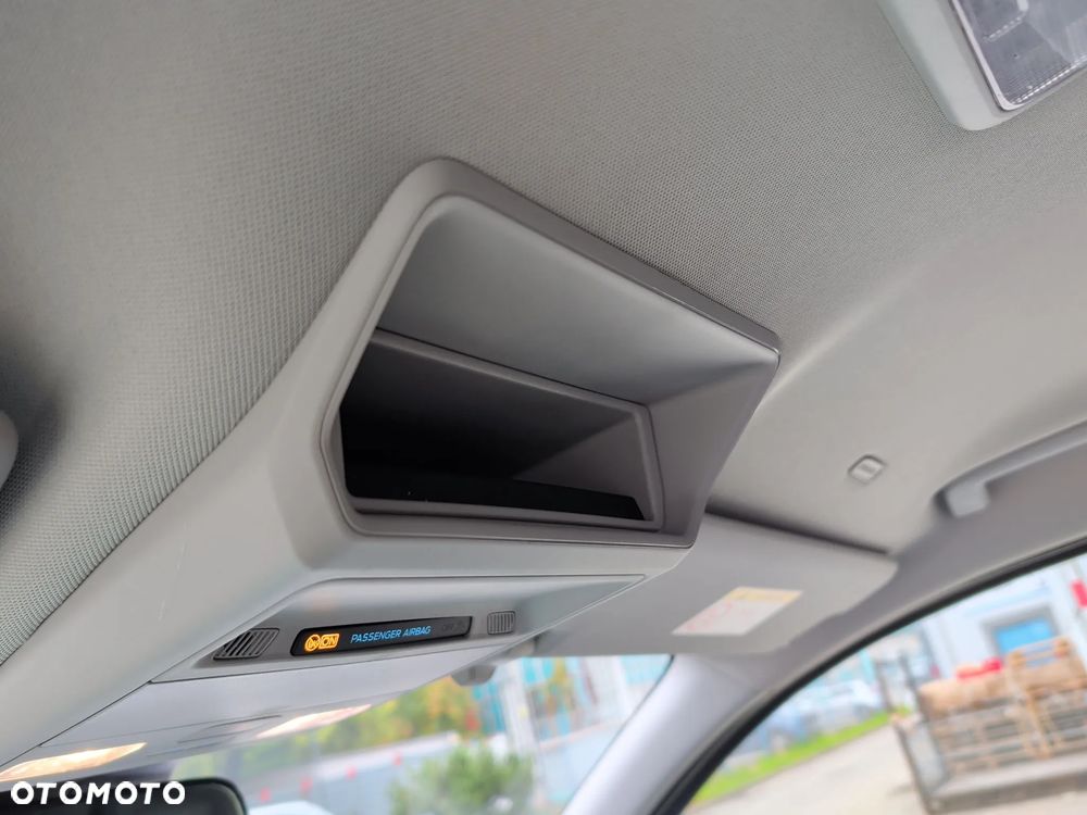 Ford Tourneo Custom - 31
