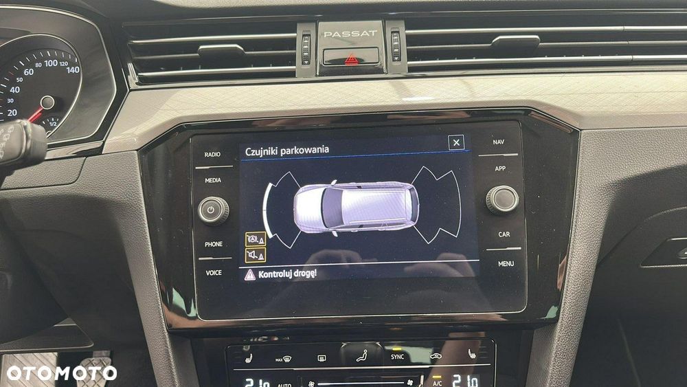 Volkswagen Passat - 19