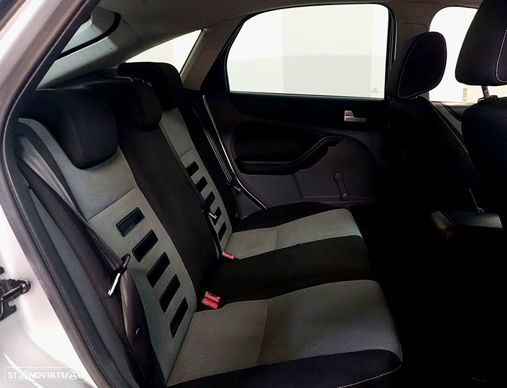 Ford Focus 1.6 TDCi Trend - 11