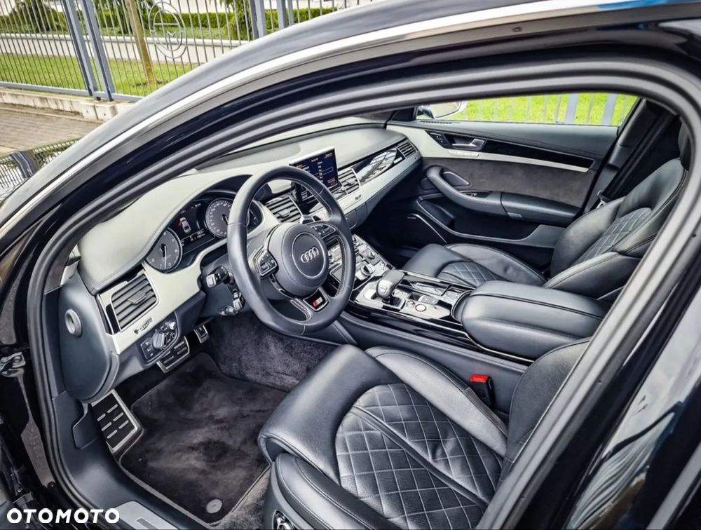 Audi S8 - 15