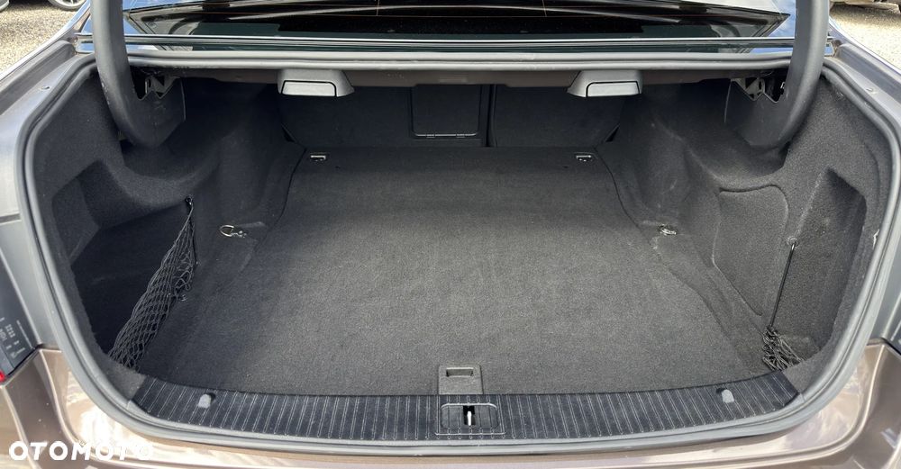 Mercedes-Benz Klasa E 250 BlueTEC 4Matic 7G-TRONIC Avantgarde - 12