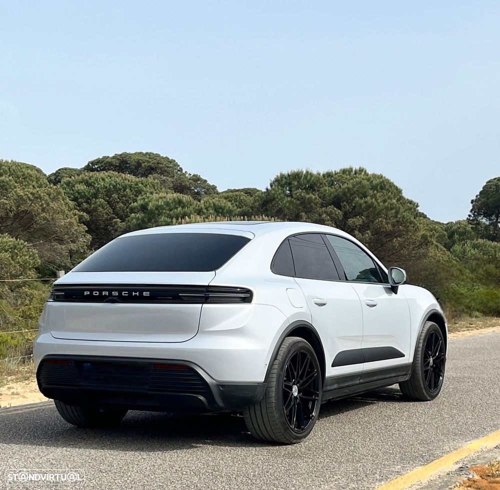 Porsche Macan Electric - 8