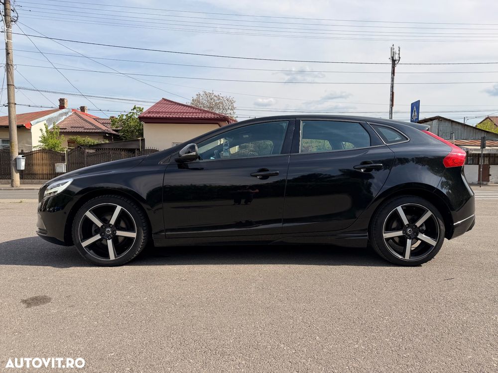 Volvo V40 D2 Linje Svart - 4