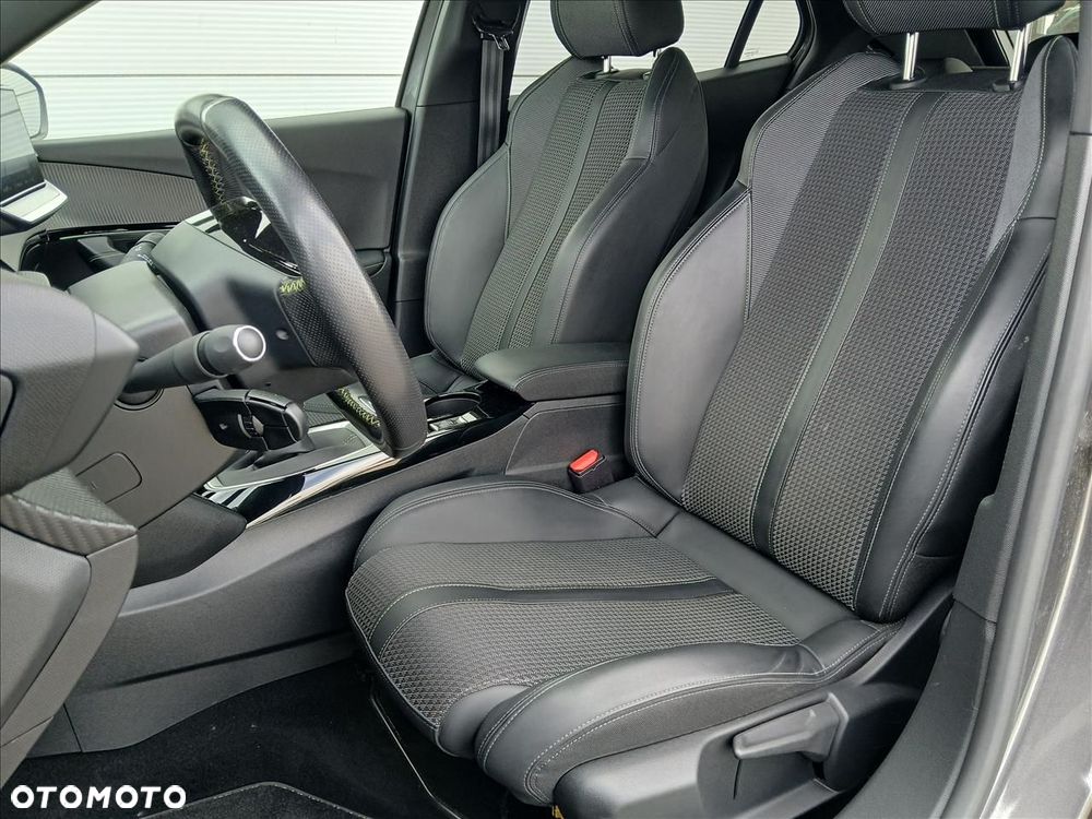 Peugeot 2008 1.2 PureTech GT Line S&S - 17