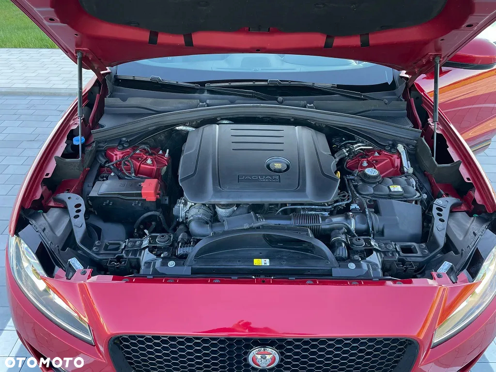 Jaguar F-Pace 2.0 i4D AWD R-Sport - 34