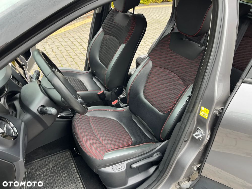 Renault Captur 1.2 TCe Helly Hansen EDC - 11