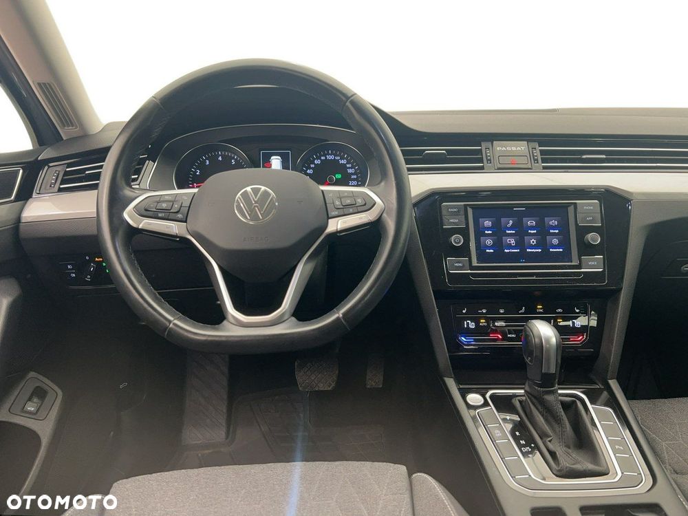 Volkswagen Passat - 9