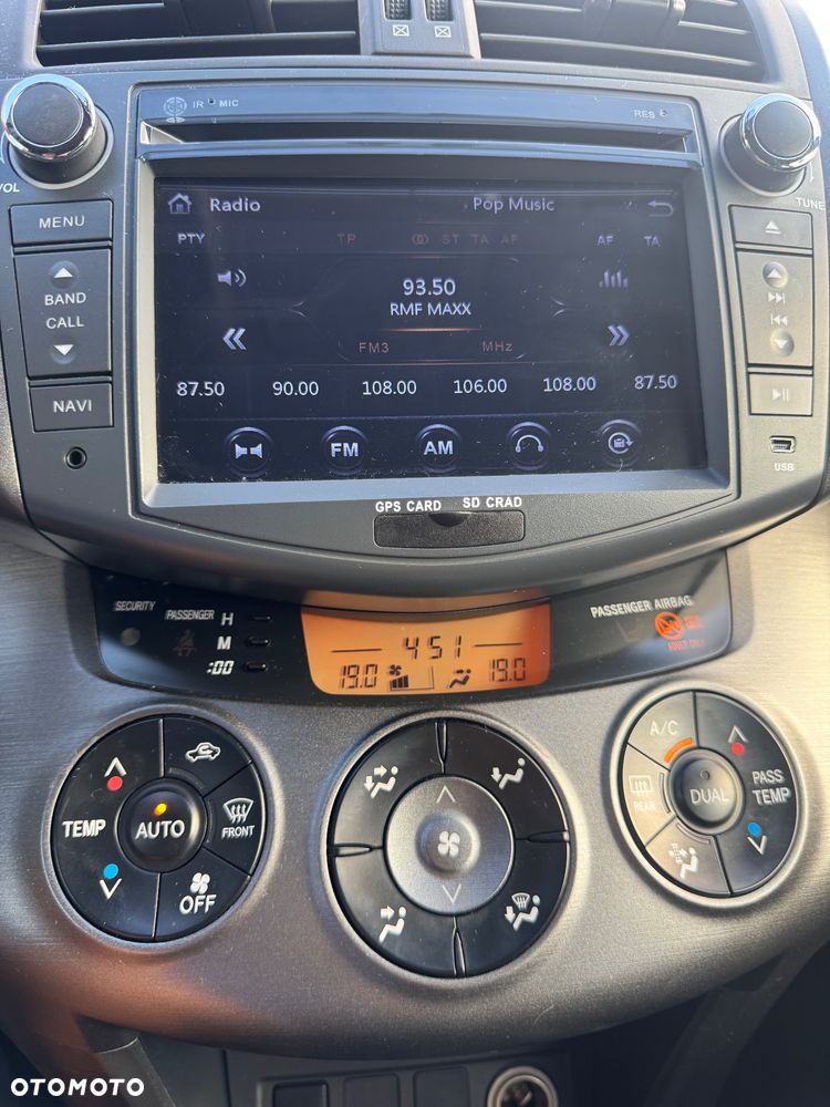 Toyota RAV4 2.2 D-4D Premium - 11
