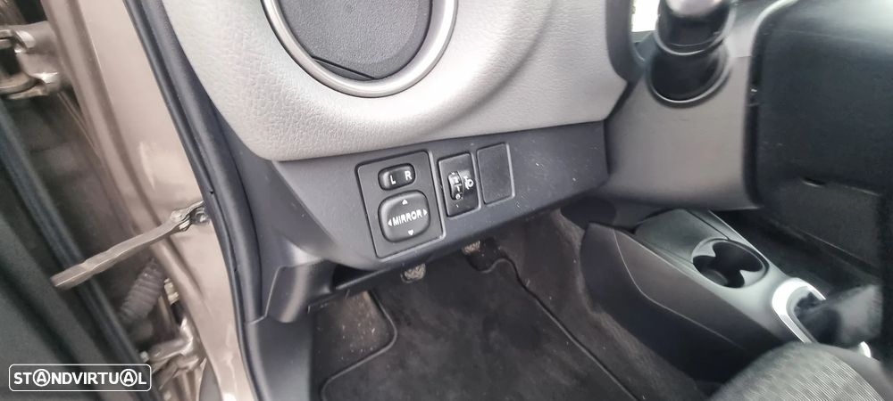 Toyota Yaris 1.4 D-4D Comfort+P.Style - 10
