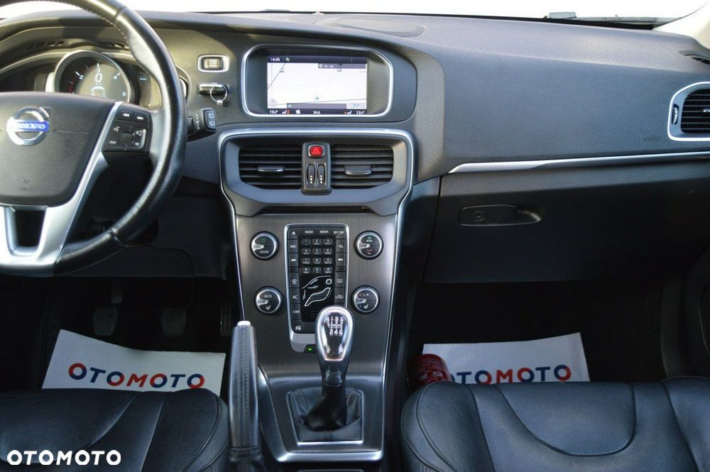 Volvo V40 D2 Summum - 20