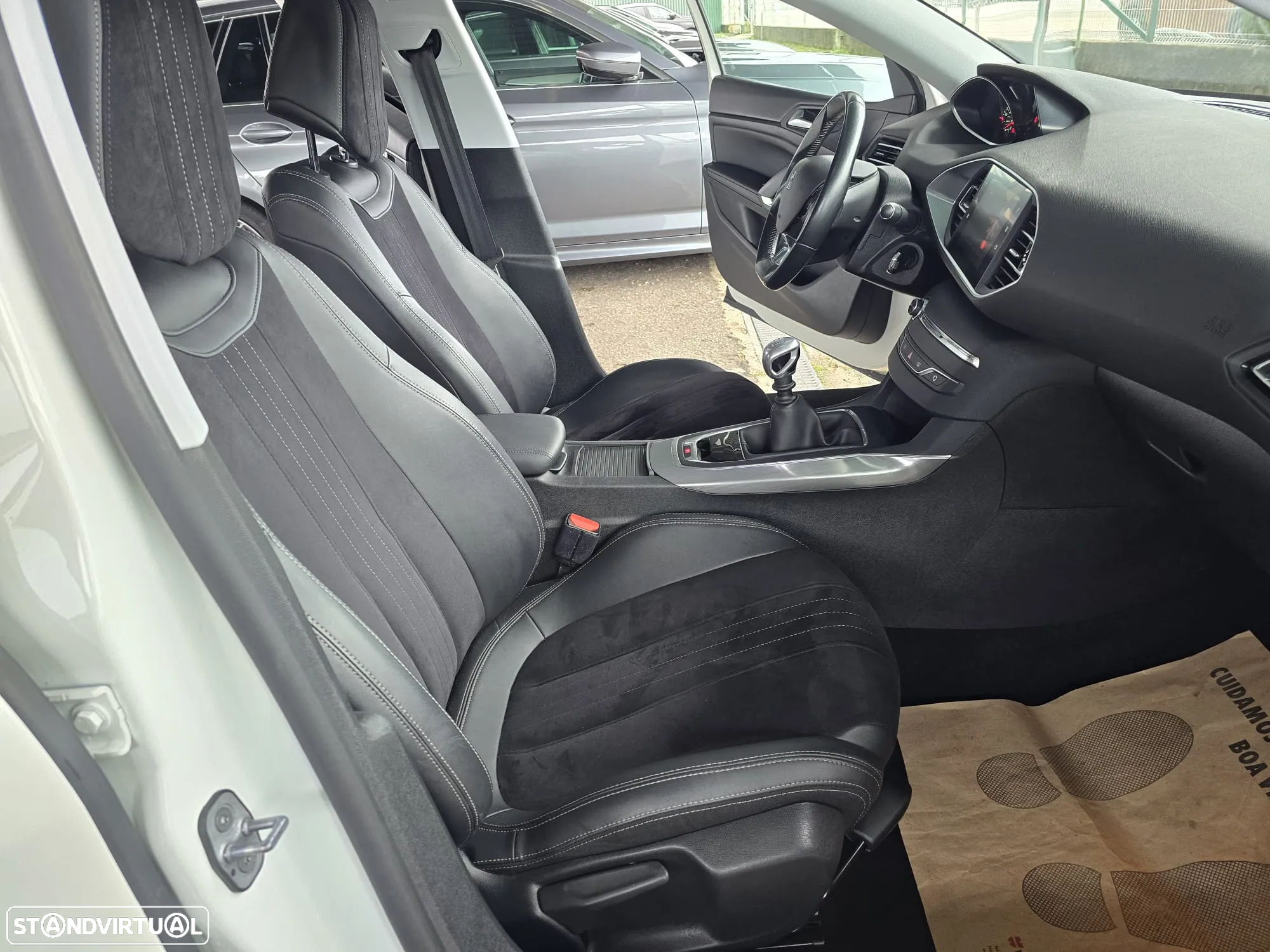 Peugeot 308 1.5 BlueHDi Allure Pack - 27