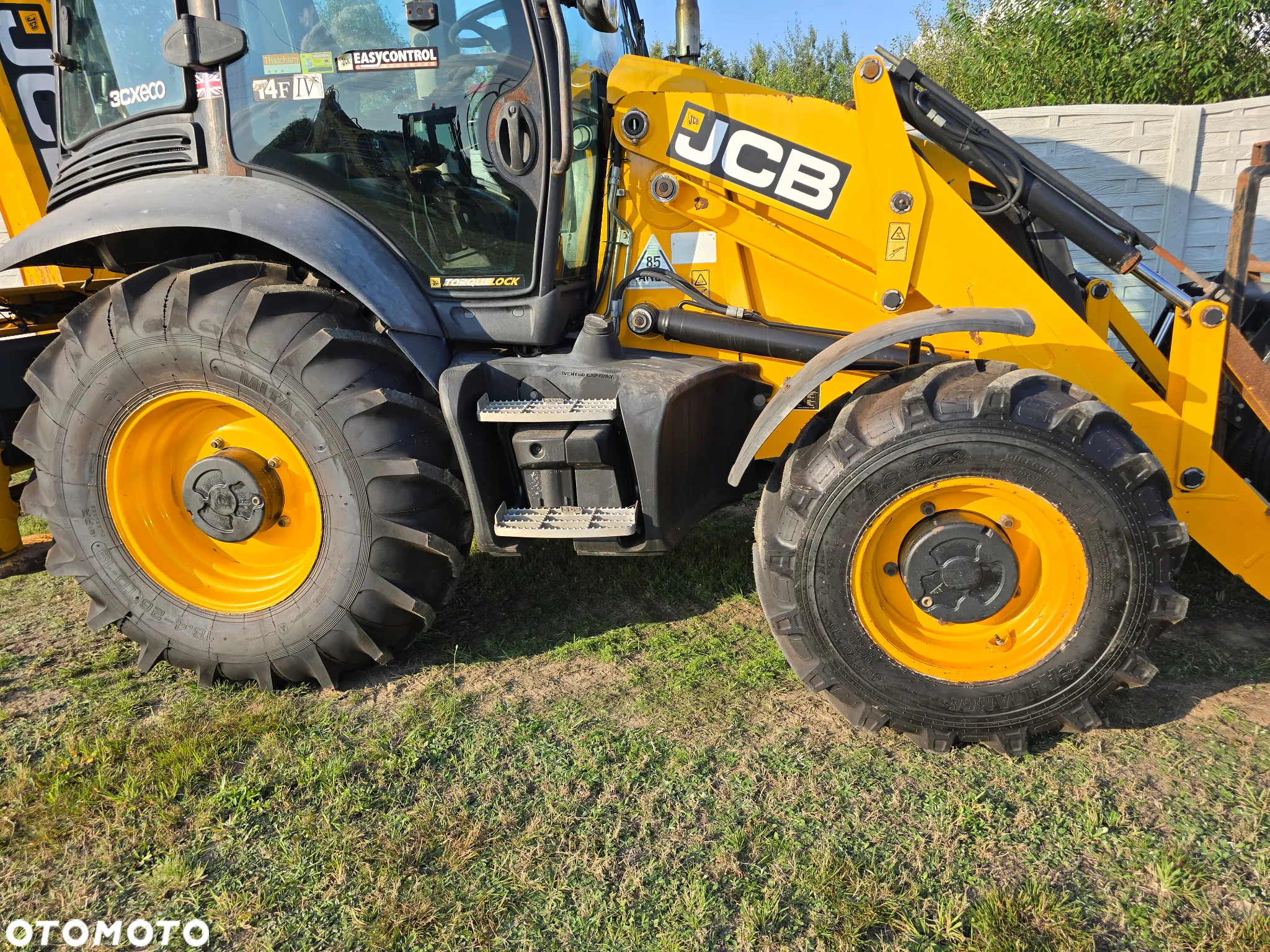 JCB - 17