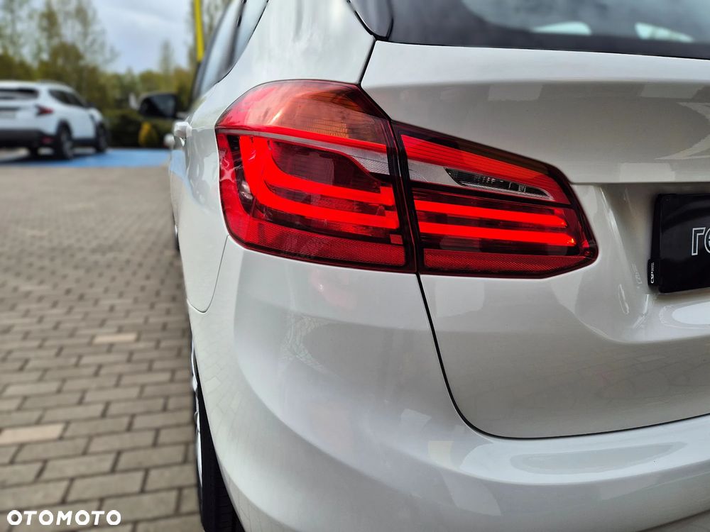 BMW Seria 2 218i - 11
