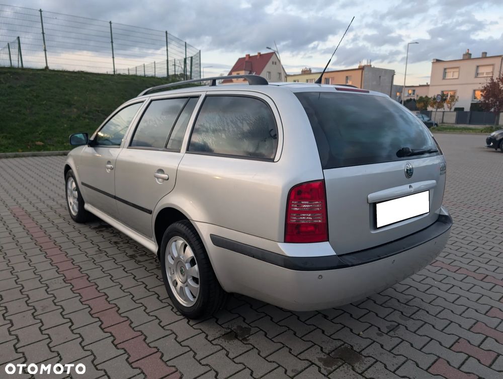 Skoda Octavia 2.0 Combi Ambiente - 6