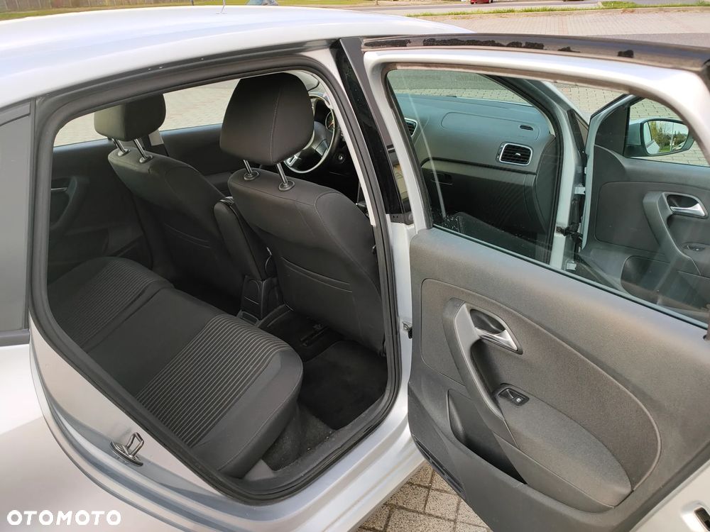 Volkswagen Polo 1.4 16V Comfortline DSG - 9