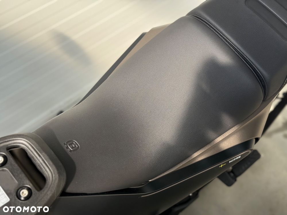 Husqvarna Svartpilen - 29