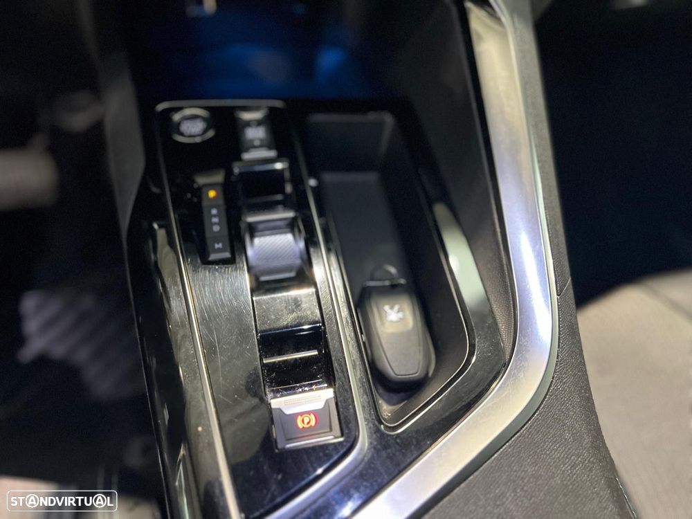 Peugeot 5008 1.5 BlueHDi Allure Pack EAT8 - 26