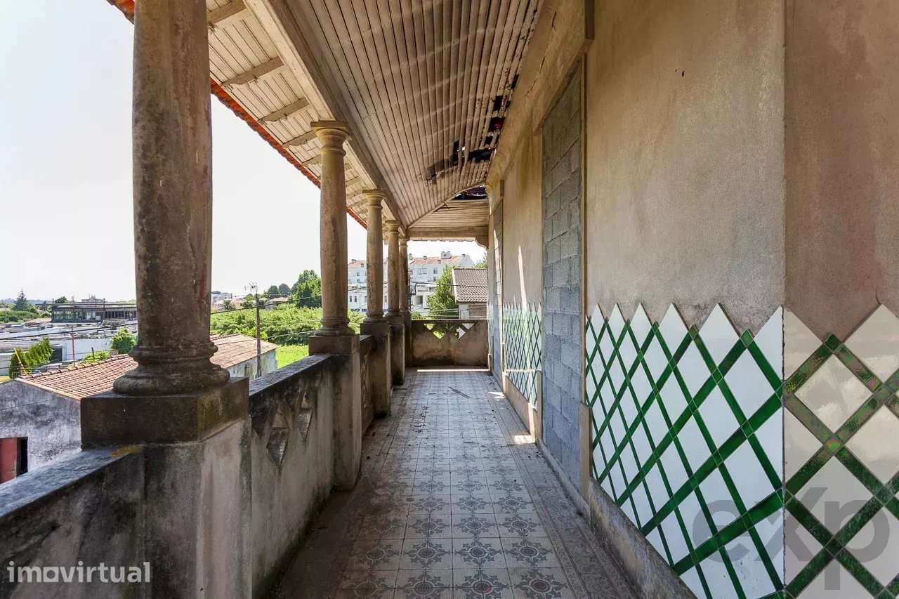 Uma Joia dos Anos 20 Pronta para Renascer em Santa Maria da Feira - Grande imagem: 2/27