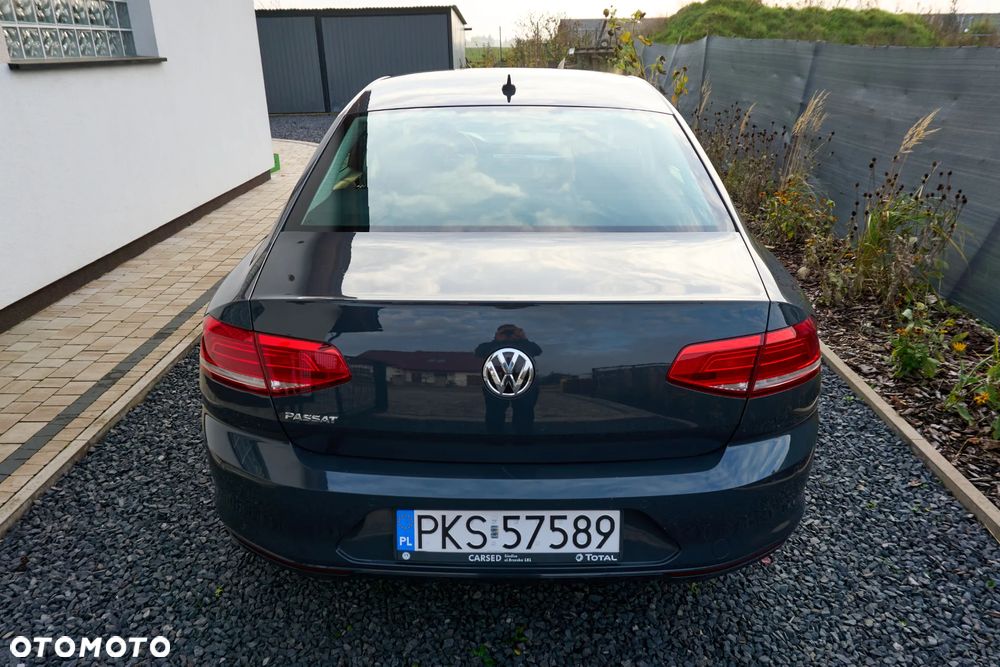 Volkswagen Passat 2.0 TDI SCR Trendline - 14