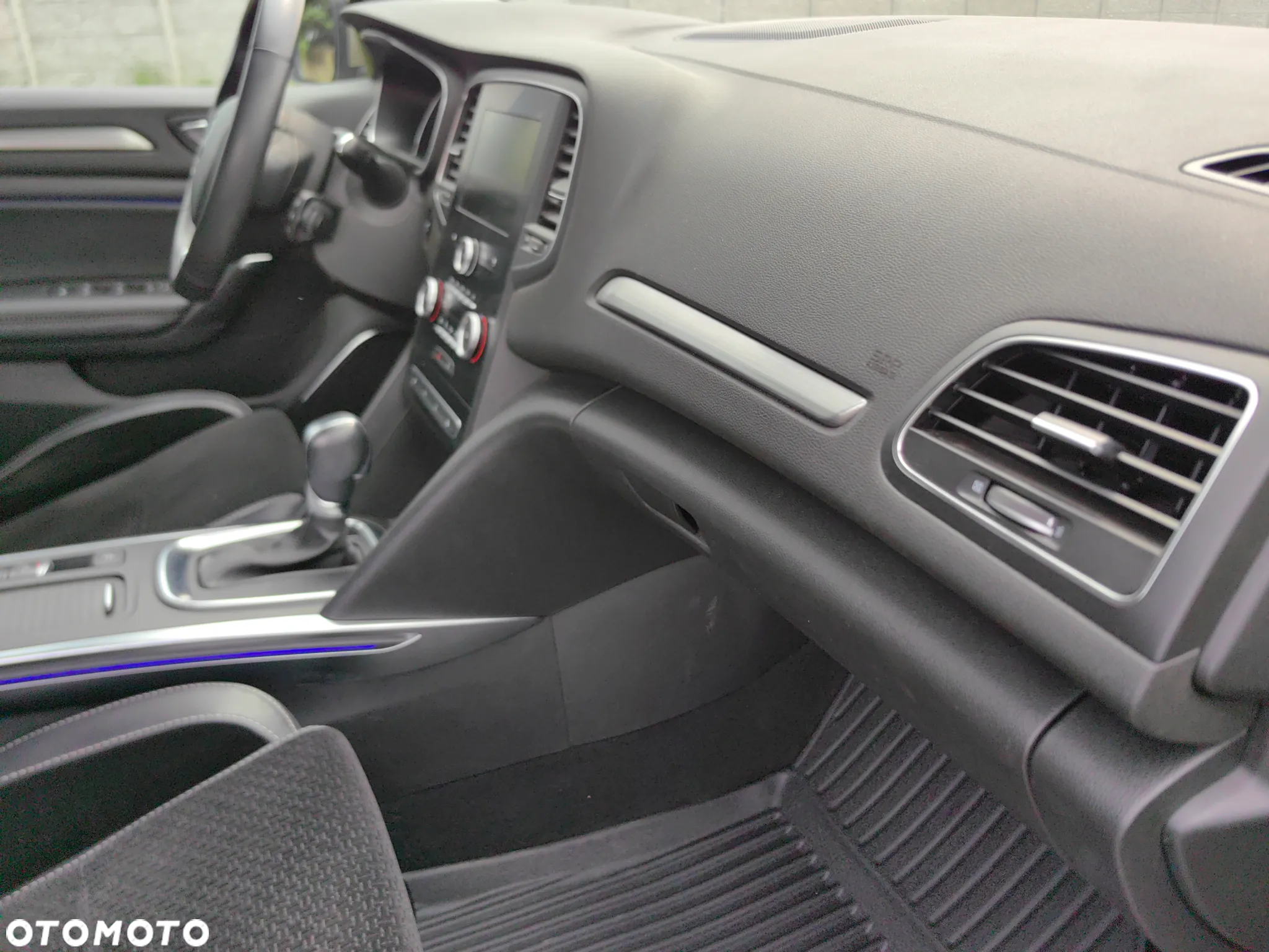 Renault Megane ENERGY TCe 130 EDC INTENS - 13