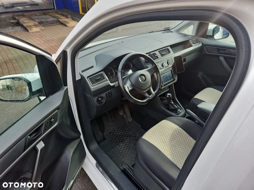 Volkswagen Caddy - 10