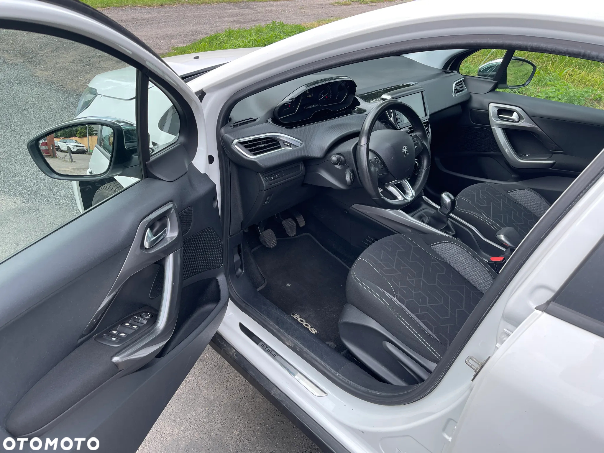 Peugeot 2008 1.2 Pure Tech Style - 15