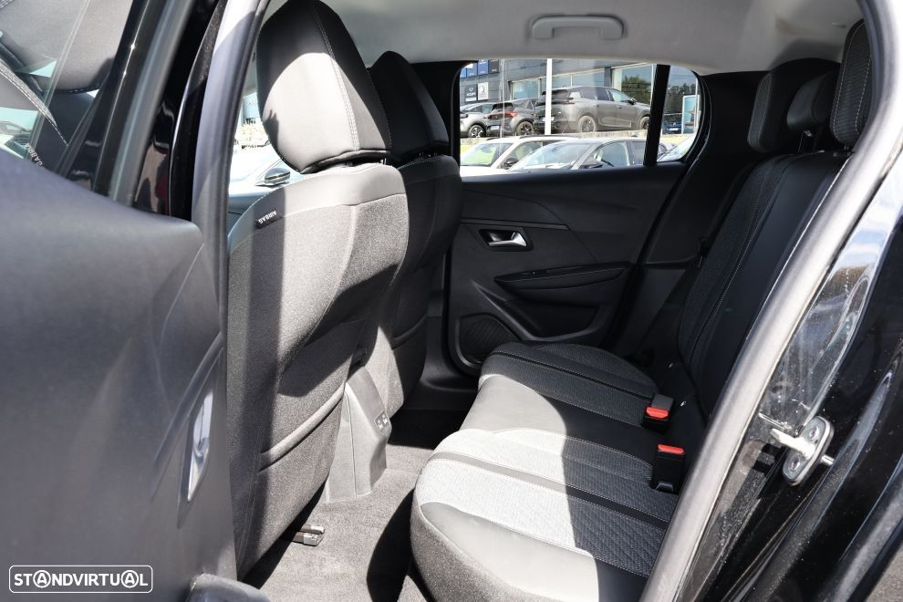 Peugeot 208 1.2 PureTech Allure - 17