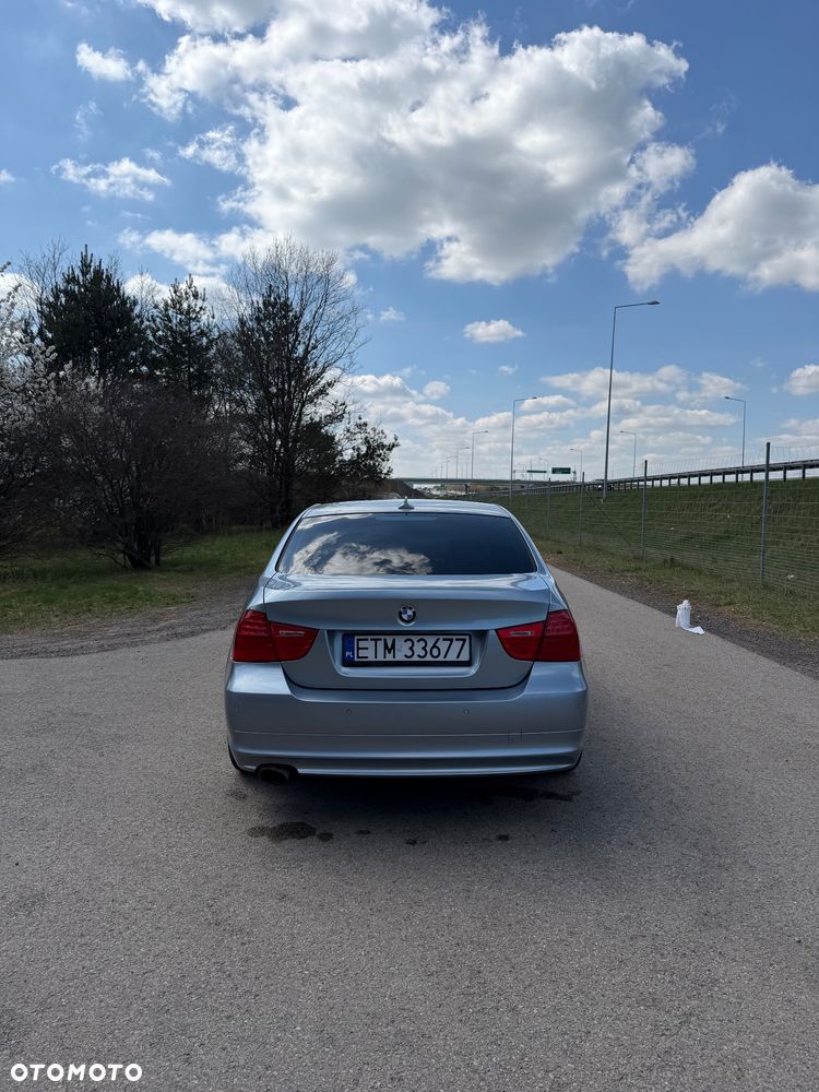 BMW Seria 3 320d DPF Efficient Dynamics Edition - 5