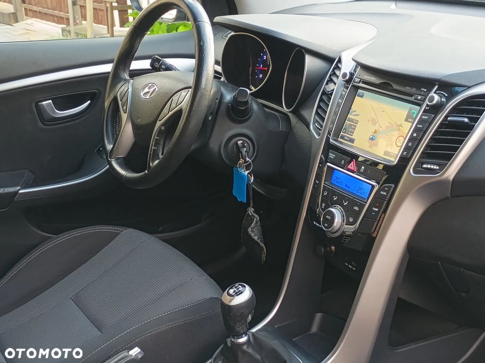Hyundai i30 blue 1.6 GDI YES Silver - 14