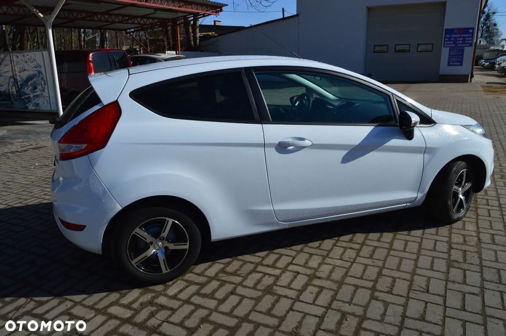 Ford Fiesta 1.6 TDCi DPF Ghia - 7