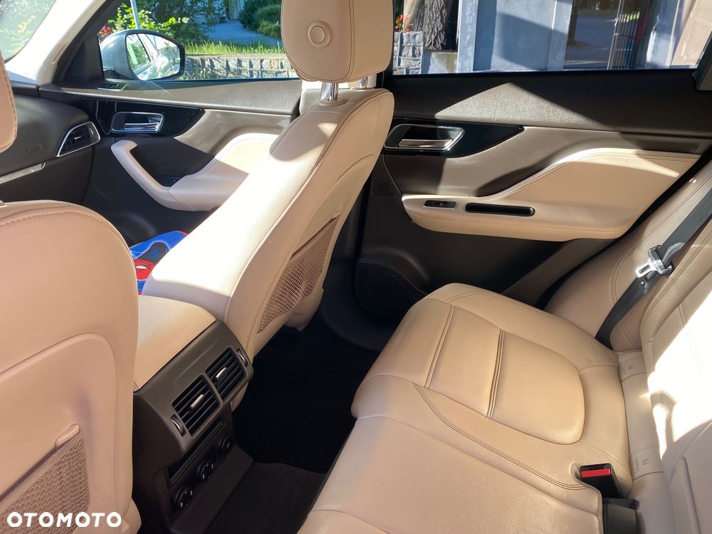 Jaguar F-Pace 2.0 i4D AWD Prestige - 6