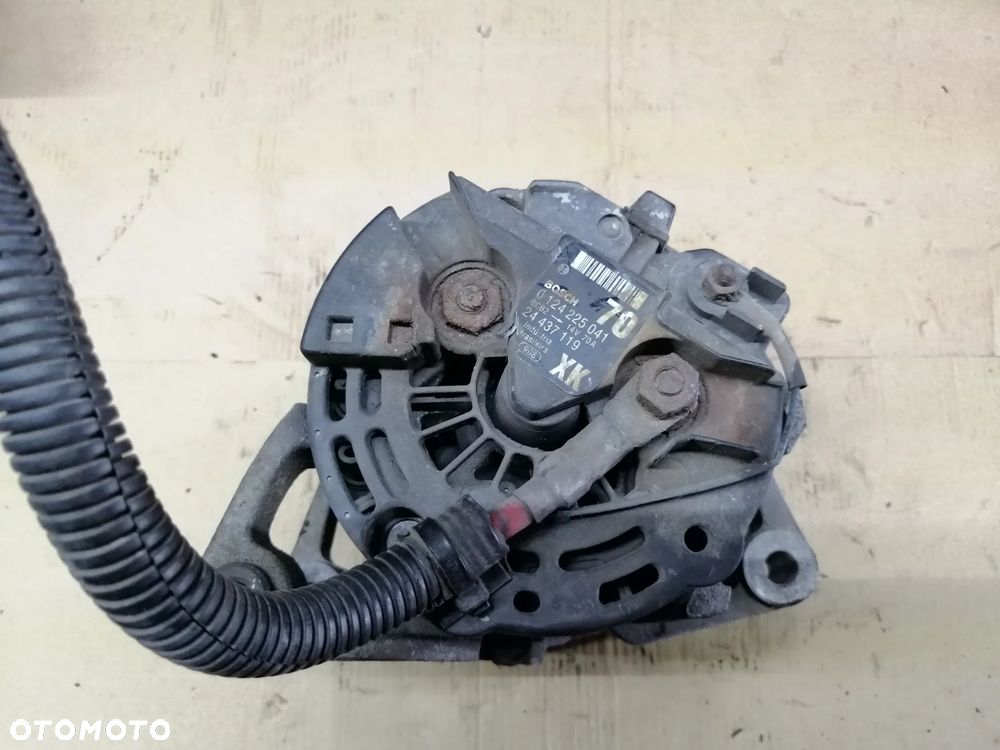 Opel Astra Corsa Meriva 1.2 alternator Bosch 0124225041 14V 70A - 13