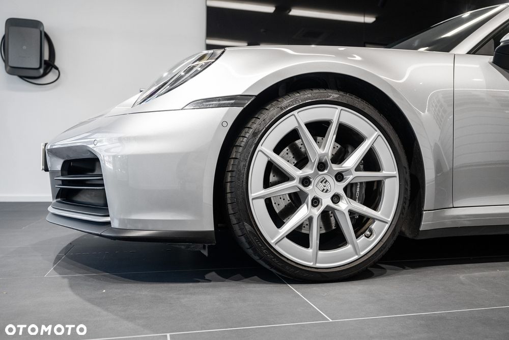 Porsche 911 Carrera - 27
