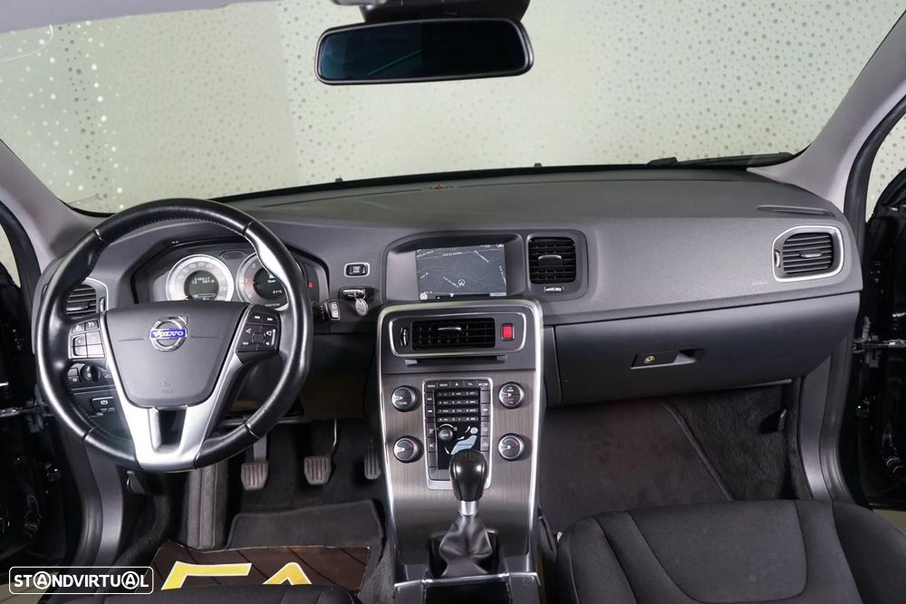 Volvo V60 1.6 D2 Momentum Eco - 17