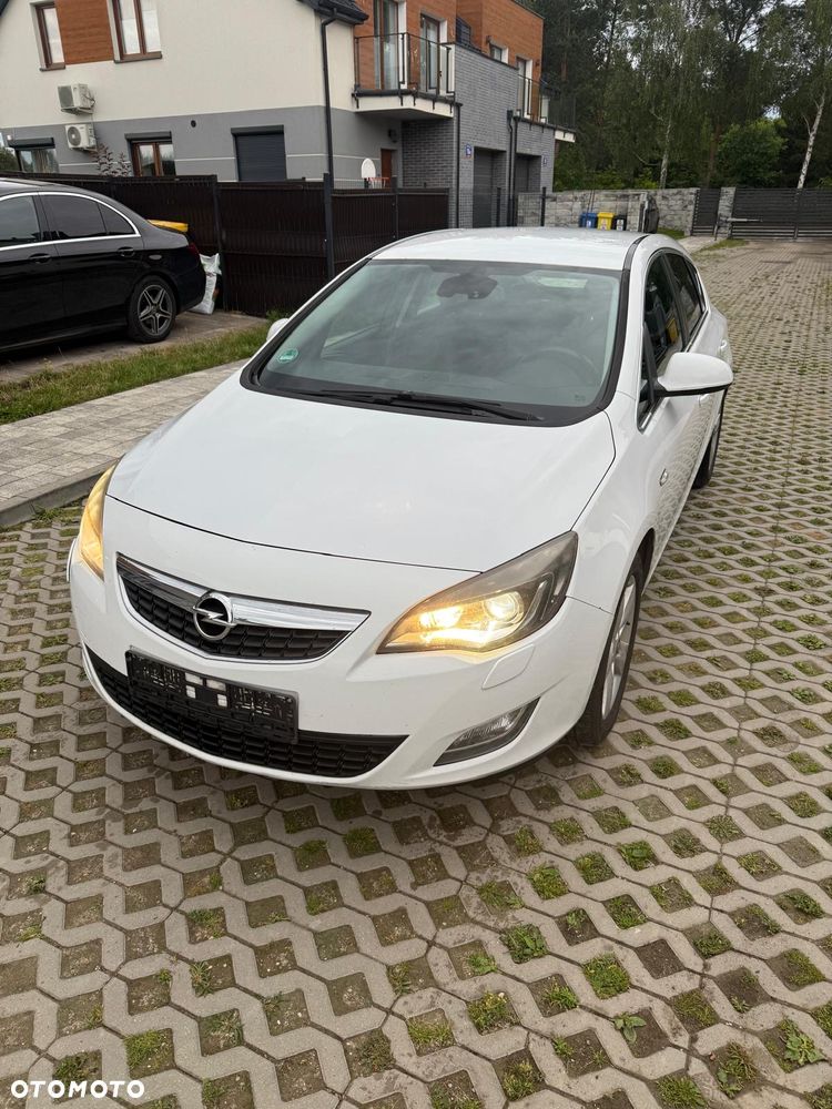 Opel Astra 2.0 CDTI Cosmo - 1