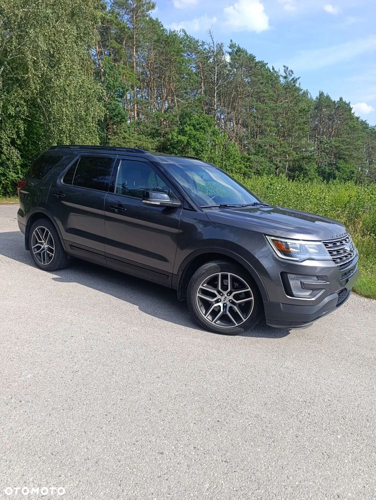 Ford Explorer - 1